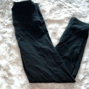 Black leggings cropped